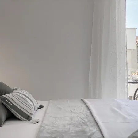 Paladin Apartment *