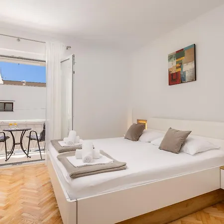 Paladin - Apartments & Private Parking Apartment Makarska