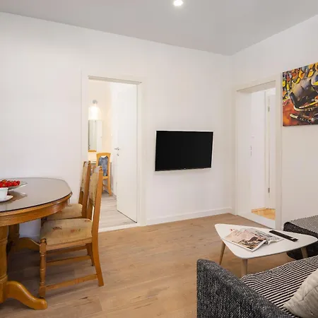 Apartment Paladin - Apartments & Private Parking