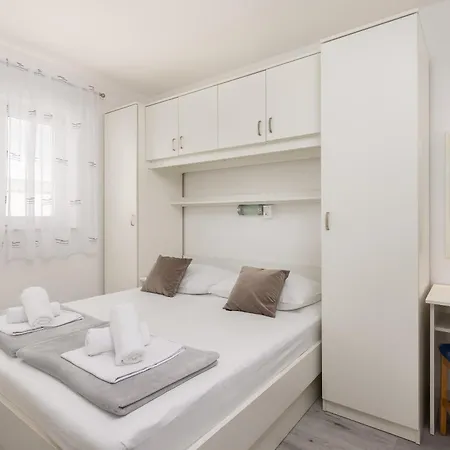Apartment Paladin - Apartments & Private Parking