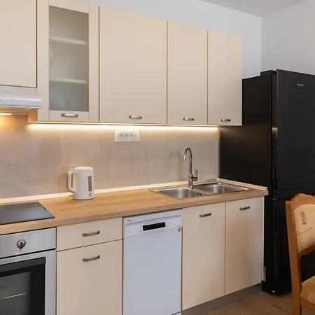 Paladin - Apartments & Private Parking * Makarska