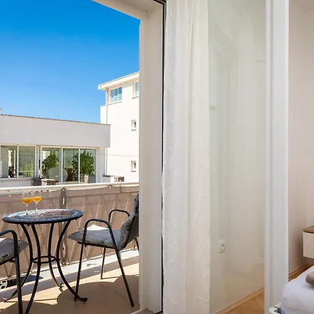 Paladin - Apartments & Private Parking Apartment