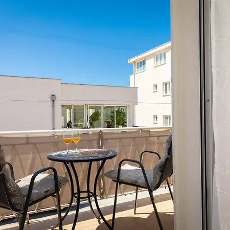 Paladin - Apartments & Private Parking *