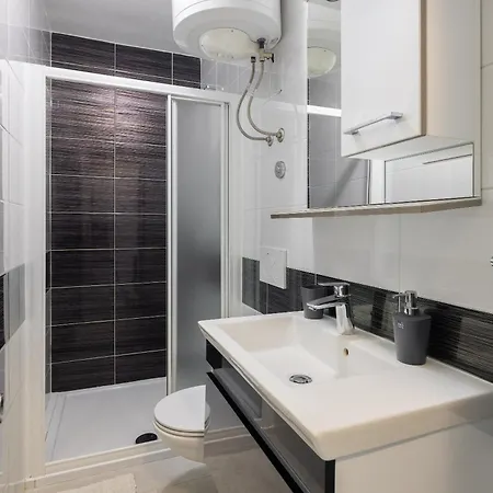 Paladin アパート マカルスカ