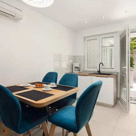 アパート Paladin マカルスカ