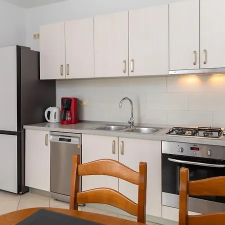 Apartment Paladin - Apartments & Private Parking *