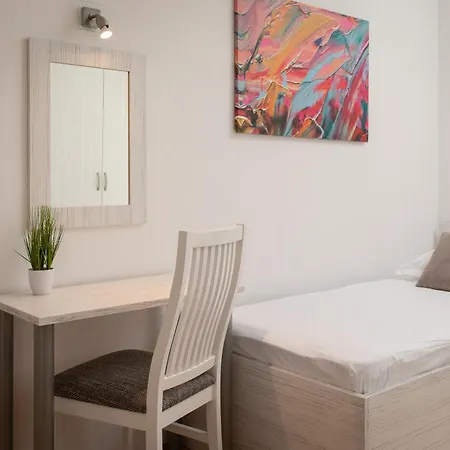 Paladin - Apartments & Private Parking Apartment Makarska
