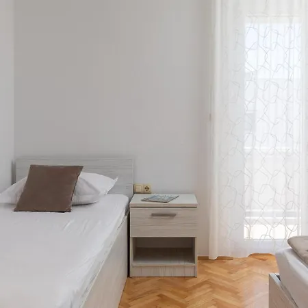 Paladin - Apartments & Private Parking * Makarska