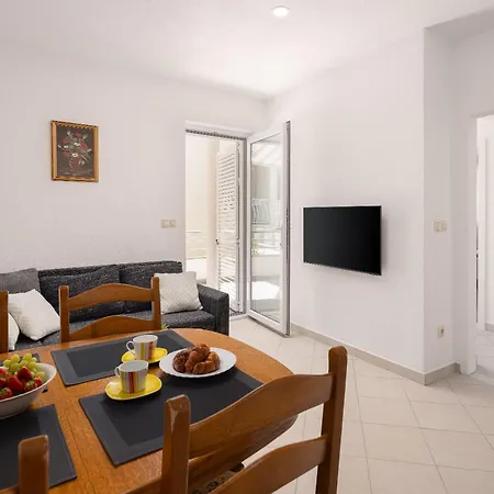 Apartment Paladin - Apartments & Private Parking