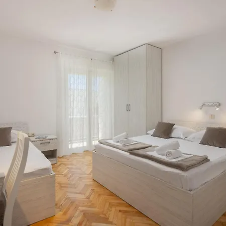 Apartment Paladin - Apartments & Private Parking *
