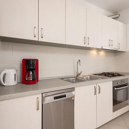 Paladin - Apartments & Private Parking * Makarska
