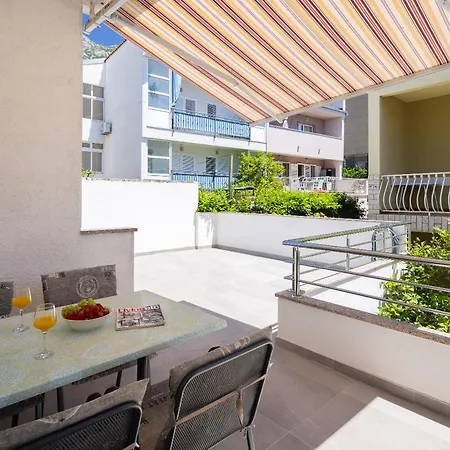 Paladin - Apartments & Private Parking