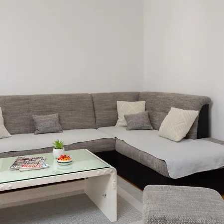 Apartment Paladin - Apartments & Private Parking Makarska