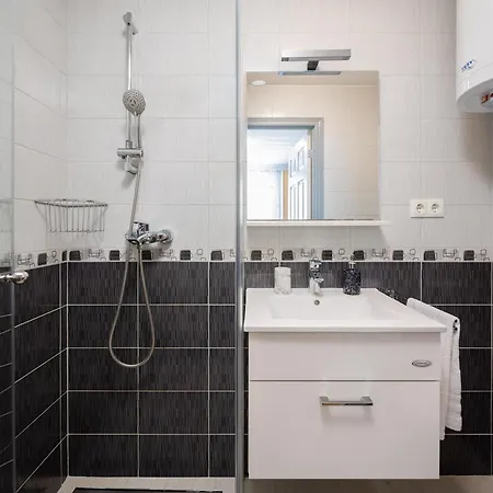 Apartment Paladin - Apartments & Private Parking Makarska